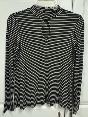 American Eagle Wmens Sm Soft & Sexy Rib White Gray Striped Top Keyhole Mock Neck